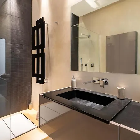 Vatican Luxury Design 3 Bedrooms Penthouse Апартаменты *