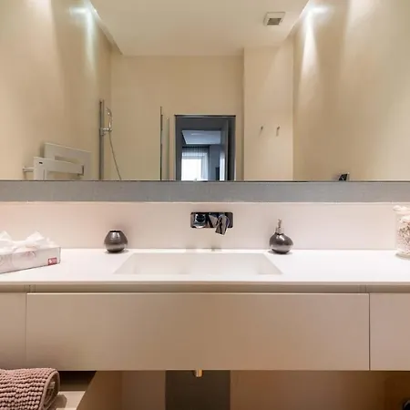 Vatican Luxury Design 3 Bedrooms Penthouse Апартаменты *